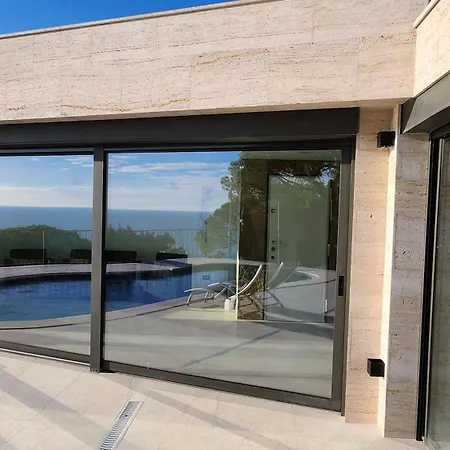 Villa Beachfront - Comfort And Breathtaking Views