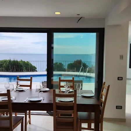 Villa Beachfront - Comfort And Breathtaking Views *