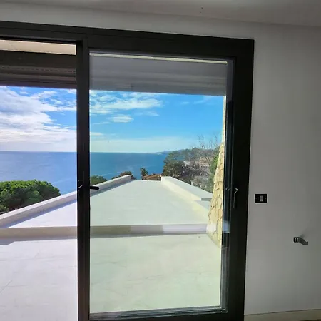 Beachfront - Comfort And Breathtaking Views